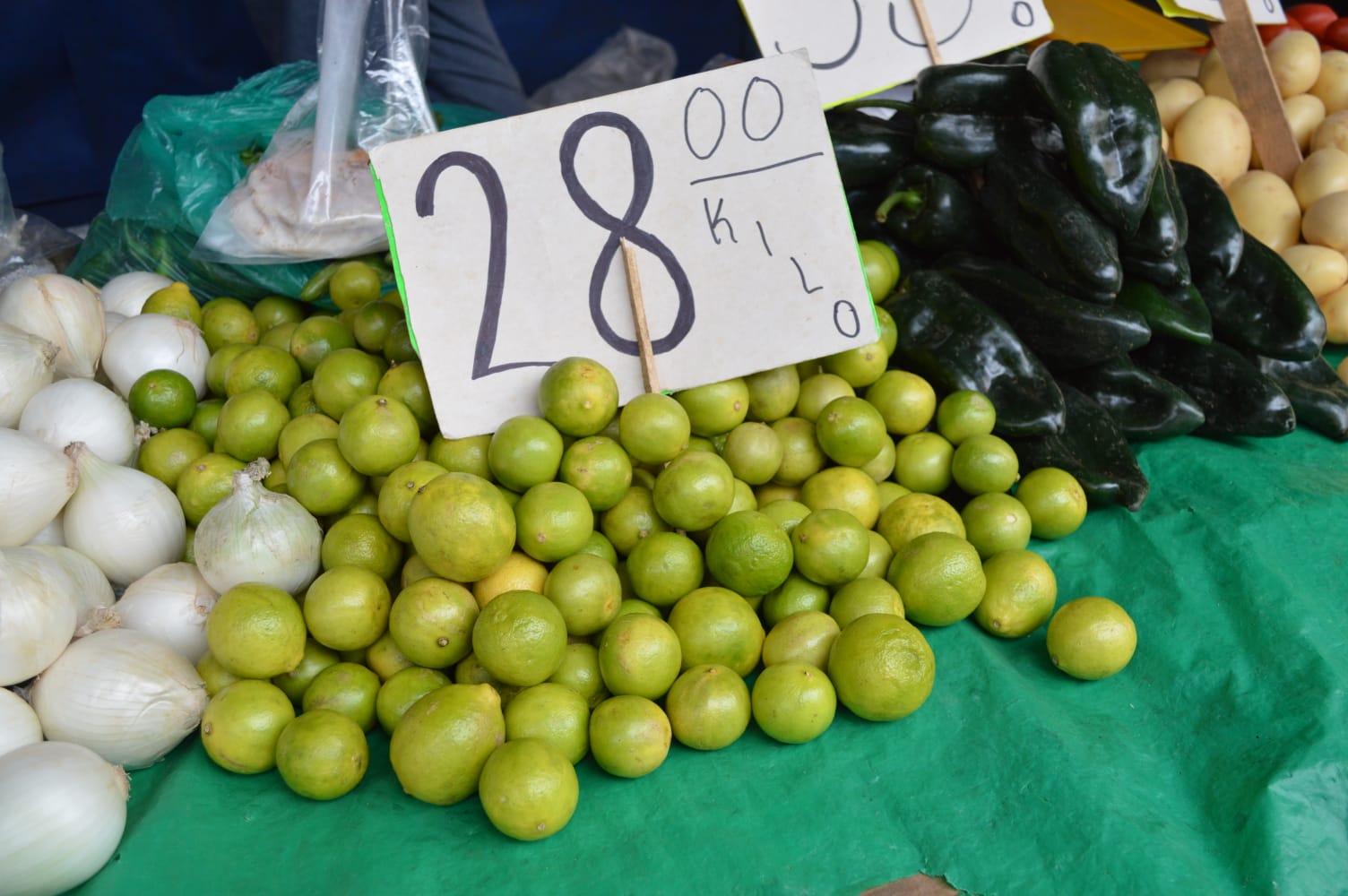 Precio del limón subió por oferta y demanda no por extorsión a